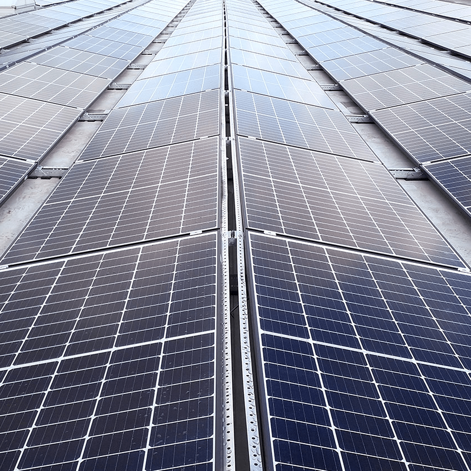 Photovoltaik-Anlage auf Unternehmensdach
