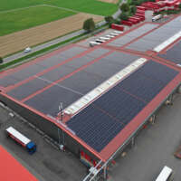 PV-Großanlage auf den Hallendächern der Firma Ladenburger in Bopfingen