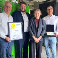 Herr Michael Joukov, Sprecher für Wissenschafts- und Hochschulpolitik der Fraktion GRÜNE im Landtag von Baden-Württemberg, gratulierte der e.systeme21 GmbH zum Gewinn des Umweltpreises 2024 Herr Michael Joukov, Sprecher für Wissenschafts- und Hochschulpolitik der Fraktion GRÜNE im Landtag von Baden-Württemberg, gratulierte der e.systeme21 GmbH zum Gewinn des Umweltpreises 2024